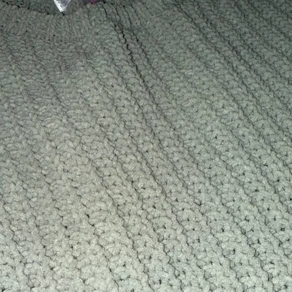 kids sweater light green size medium - Picture 3 of 3